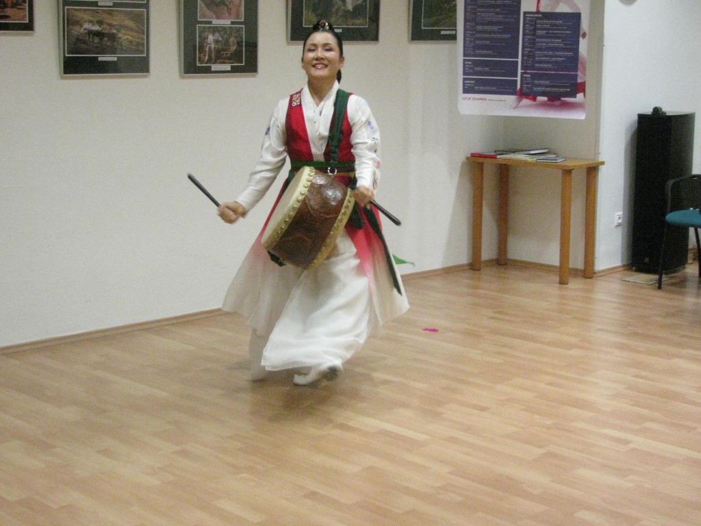 Kyunghwa Lee, Ostrava City Library (Medium)