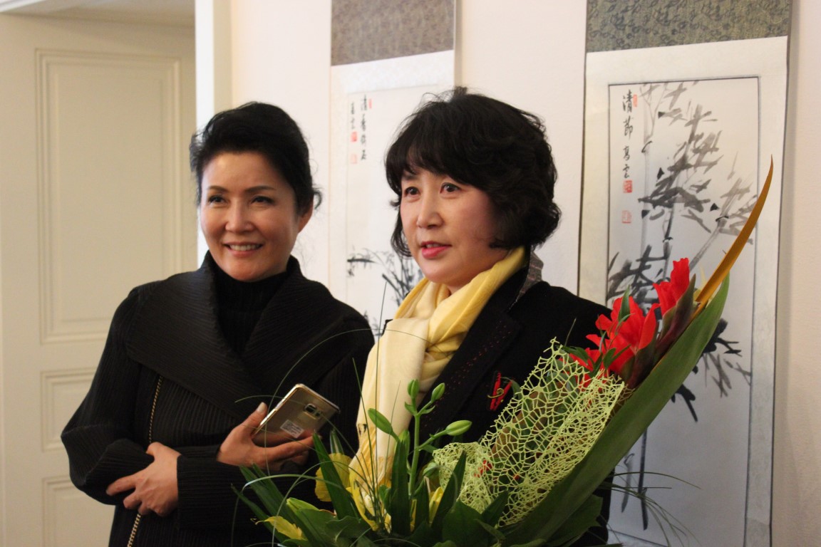 Painter Sang-Jeong Park and dancer Kyunghwa Lee after the workshop at the Ostrava Museum (Medium)